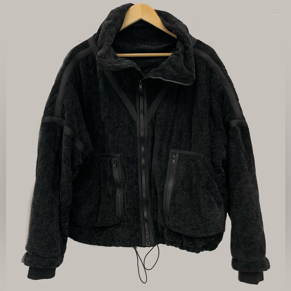 POL Puffer bomber Coat Women’s Large Black Full Zip Mock Neck Velour Varsity